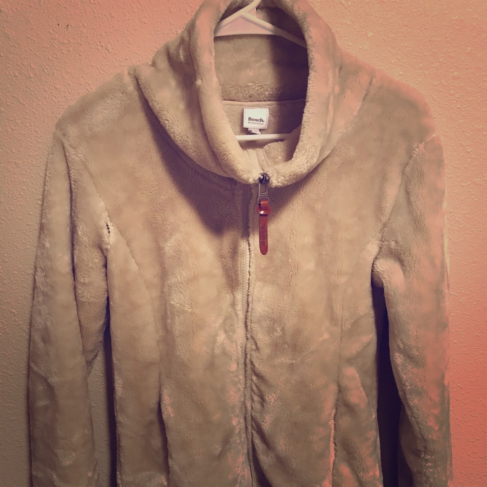 Bench zip up